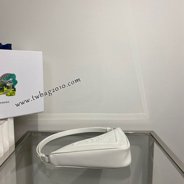 Prada專櫃新款三角形液下包 1NQ043 普拉達小牛皮手提斜挎女包 csp1445